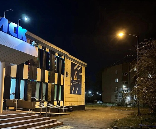 У ДК «Поиск» в тюменском Антипино провели освещение