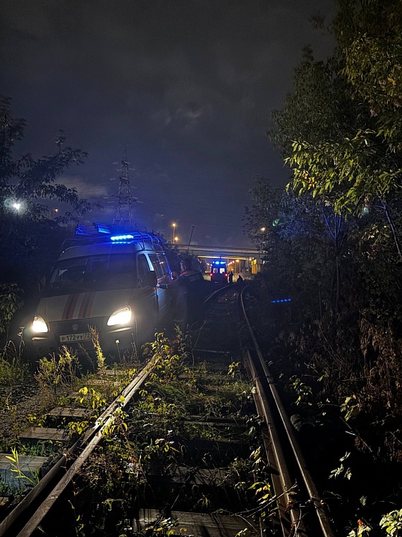 В Тюмени из-под завалов в гаражах на улице 50 лет ВЛКСМ спасли ребенка