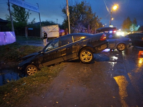 В ДТП с "Мерседесом" пострадали трое тюменцев