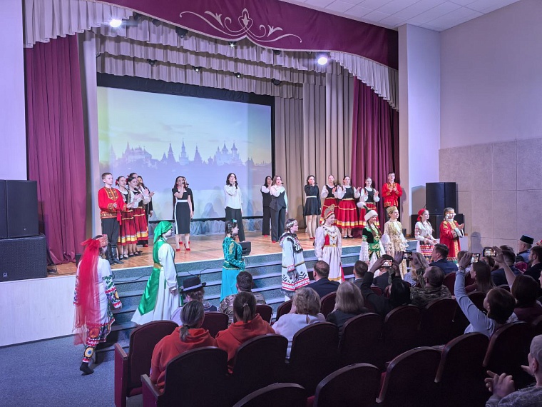 В муниципалитетах Тюменской области ярко и самобытно открывают Год единства народов России