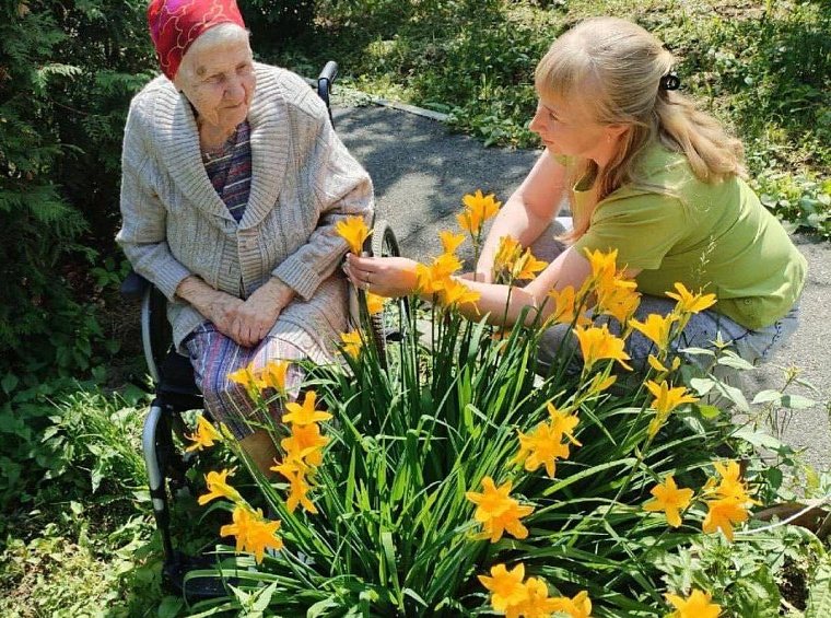 Заботой соцработников окружен каждый пятый житель Тюменской области