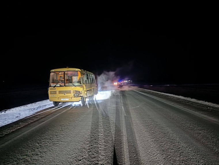 Ночью на тюменской трассе произошло смертельное ДТП с участием автобуса