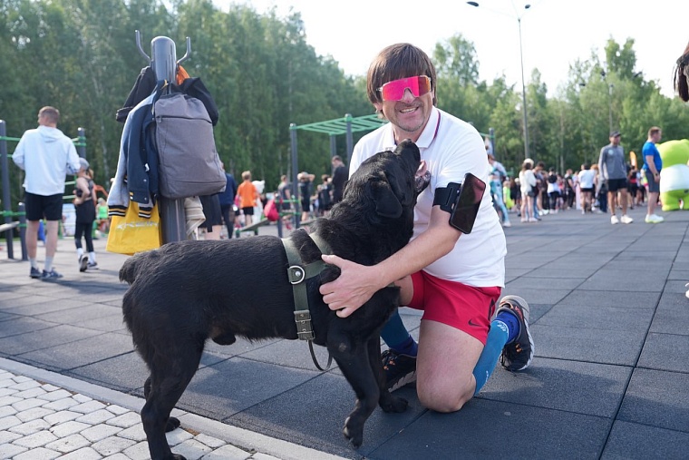 Глава Тюмени Максим Афанасьев опубликовал фото с любимым псом Тобиком