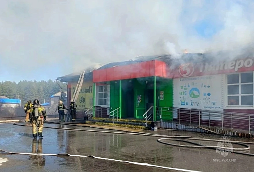 В Тюменской области тушат сельский магазин