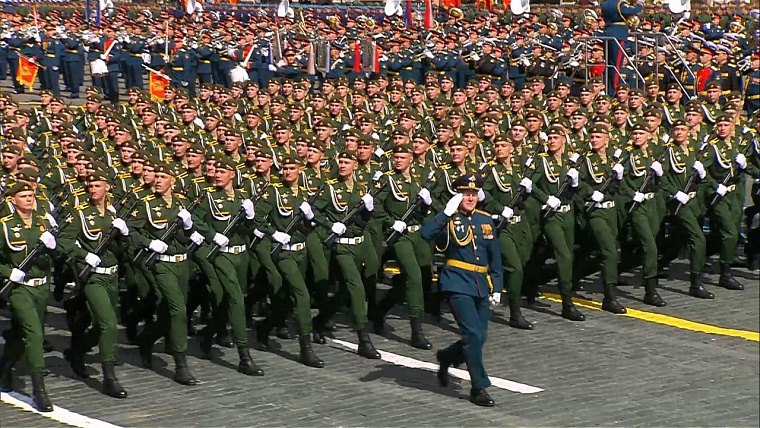 Тюменские курсанты прошли в составе парада Победы на Красной площади