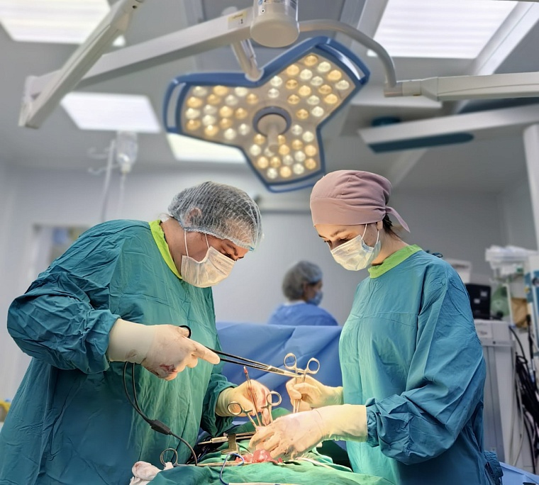 Тюменские врачи спасли от рака женщину с тяжелой патологией сердца и лишним весом