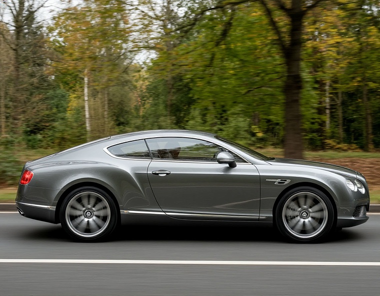 За миллионный долг у жителя Новосибирска арестовали Bentley