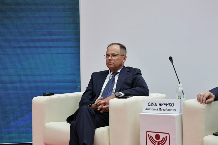 Главврач тюменской поликлиники выступил на всероссийском форуме с докладом "Здоровье "под ключ"