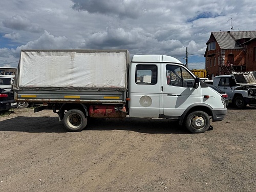 Тюменская управляющая компания отправила на СВО две отремонтированные «ГАЗели»