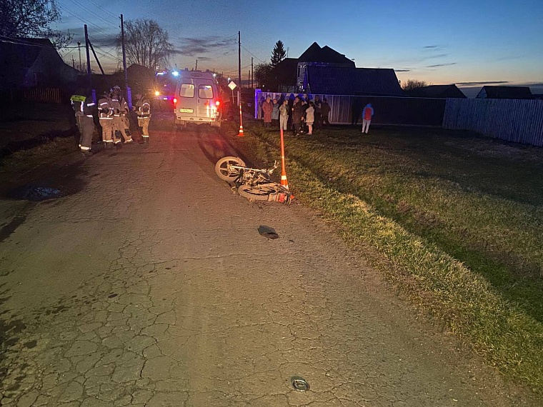 В Тюменской области 14-летний школьник на мопеде сбил девочку