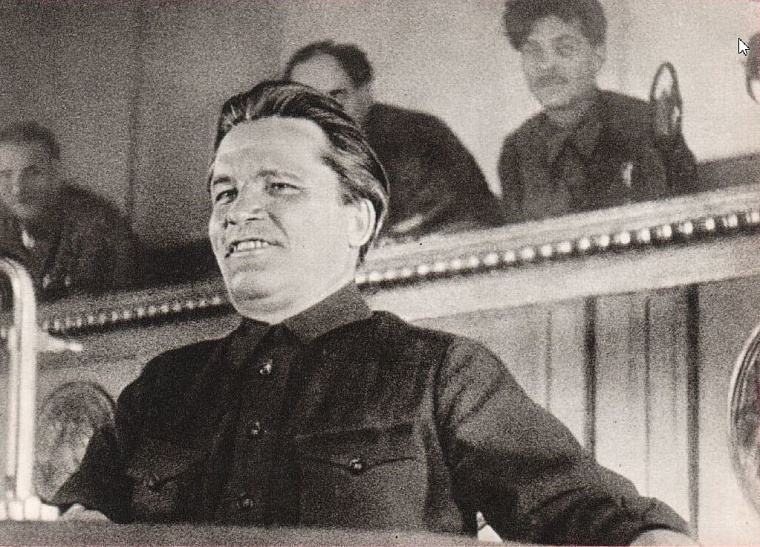 Фабрика света, крепкие браки и яблоневые корни памяти: что еще найдется на ул. Кирова в Тюмени