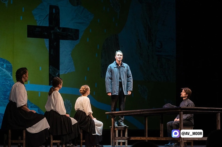 Александр Моор о спектакле «Русский крест»: Просто, местами бесхитростно, но с глубоким смыслом