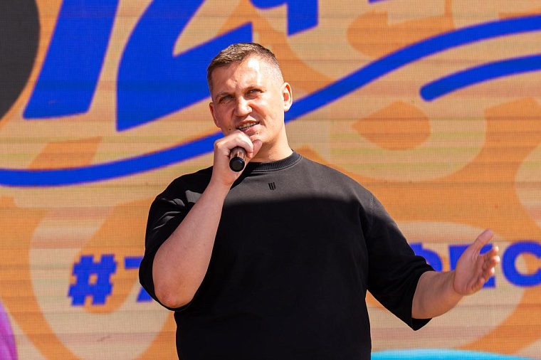 Больше 10 тысяч тюменцев пришли на фестиваль сапсерфинга на Туре