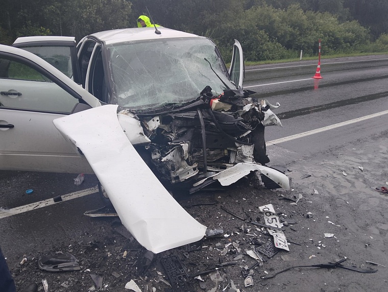 На трассе Курган - Тюмень движение ограничили из-за смертельной аварии