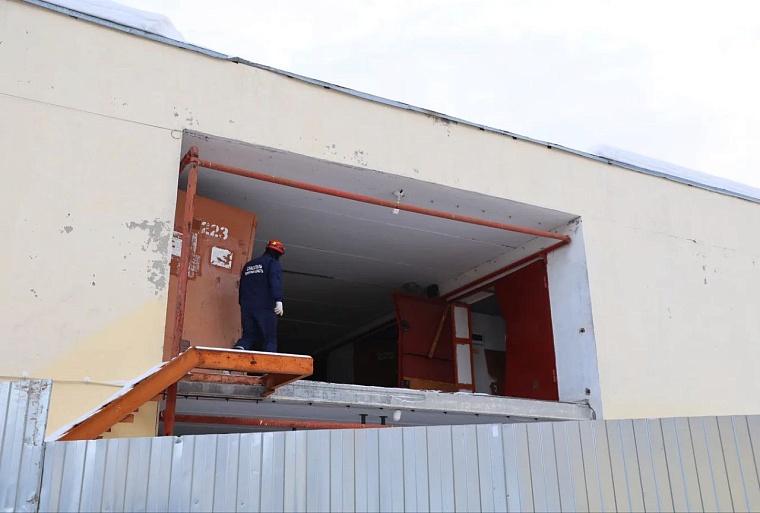 В гаражном кооперативе "Суходольский-1" после хлопка газа ставят подпорки для проведения следственных действий