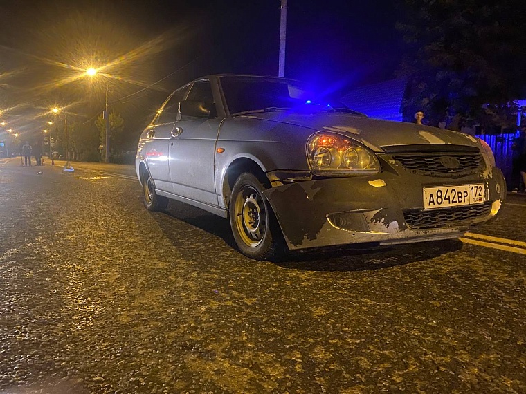 В Тюмени лежавшего на дороге мужчину переехал автомобиль