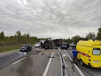 На трассе Тюмень - Ханты-Мансийск автобус столкнулся с внедорожником