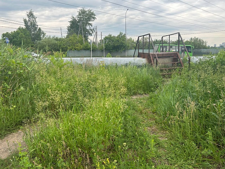 Дети из частного сектора на Лесобазе годами ходили в школу по бездорожью в темноте