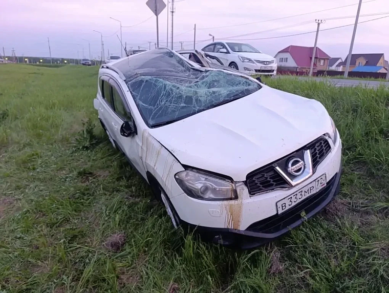 42-летняя водитель "Ниссана" погибла в дорожной аварии на тюменской трассе