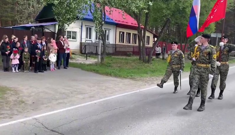 В Тюменской области устроили личный парад для ветерана ВОВ