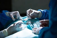 33-летняя тюменка пришла к врачу с жалобами на боли и отправилась на операцию