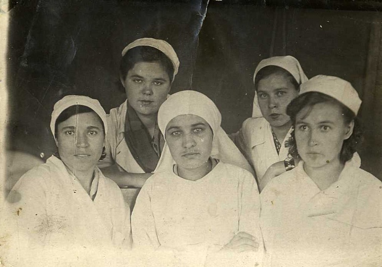 Тюменские медсестры. Фото из фондов Музейного комплекса Словцова