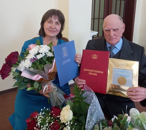 Более восьми тысяч семейных пар в Тюменской области получили выплаты к юбилею супружеской жизни