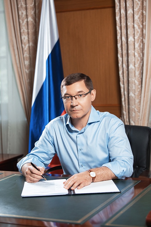 Владимир Якушев: Государственный флаг - это символ веры, мужества и любви к Родине