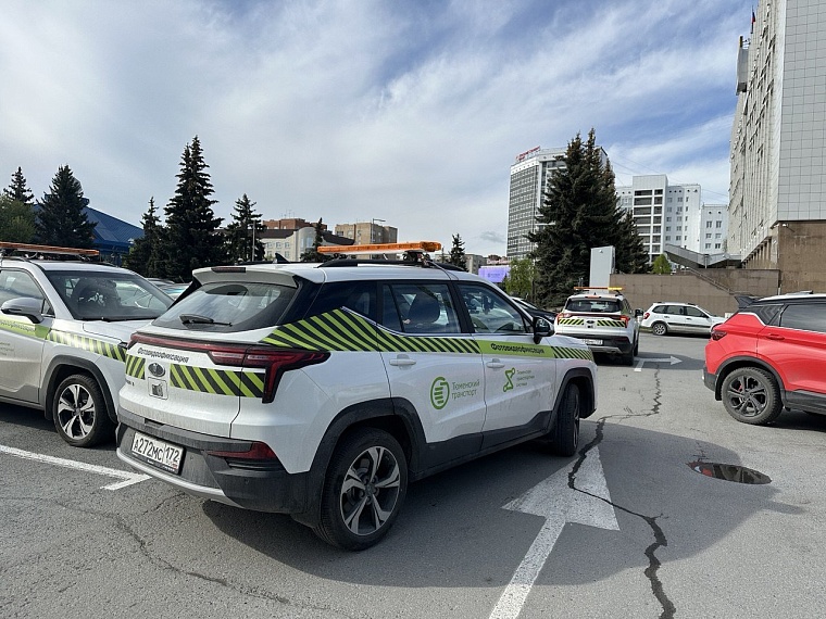 Сотни штрафов в день: в Тюмени новые мобильные комплексы фиксируют неправильную парковку