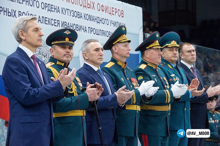 Александр Моор поздравил  Героя России Рустама Сайфуллина с днем рождения