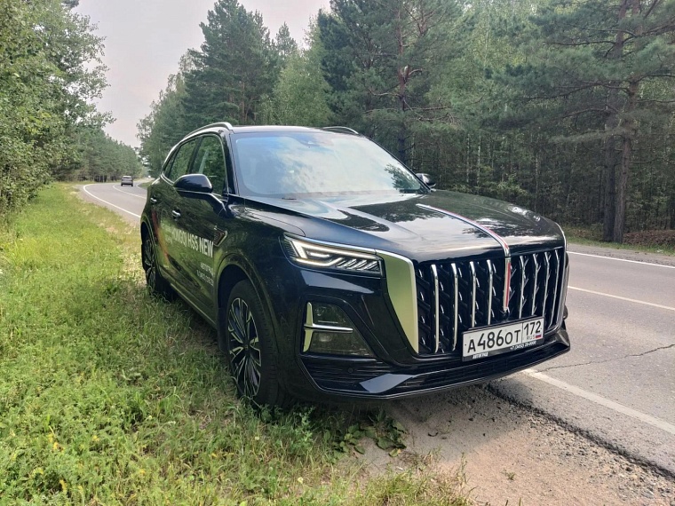 Китайский премиум на любой вкус: тестируем Hongqi HS3 и HS5 в Тюмени