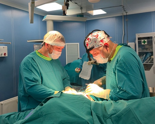 Тюменские врачи удалили беременной женщине злокачественную опухоль внушительных размеров