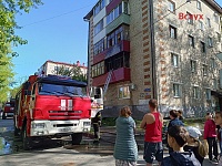 В двух пятиэтажках Тюмени в одном квартале загорелись балконы