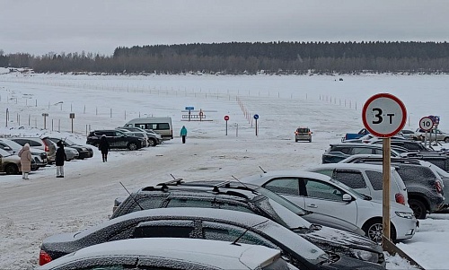 Через реку Иртыш в Увате открыли ледовую переправу