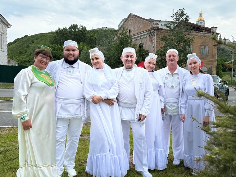 Тоболяки отмечают народный праздник Сабантуй
