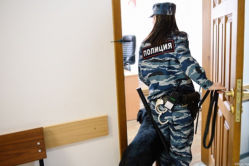 В Тюмени владельца хостела обвиняют в незаконной регистрации иностранцев