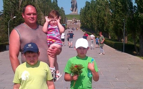 «Мы семья, и мы друзья!» - многодетные родители из Ярковского района поделились секретом семейного счастья