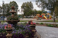 В Юргинском Александр Моор посетил парк, благоустроенный по инициативе жителей
