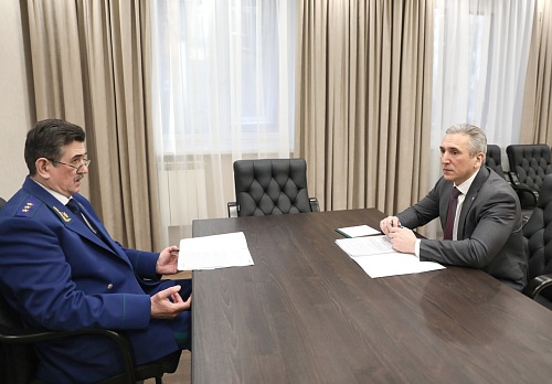 Заместитель генерального прокурора России Сергей Зайцев провел рабочую встречу с губернатором Тюменской области Александром Моором