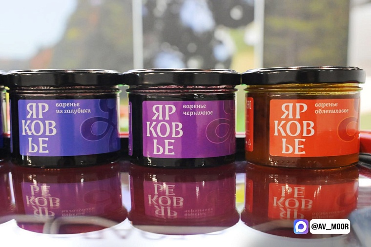 Александр Моор представил инвестпроекты АПК и тюменскую продукцию на выставке в Екатеринбурге