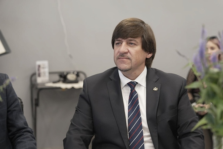 Максим Афанасьев занял третье место в медиарейтинге глав столиц УрФО