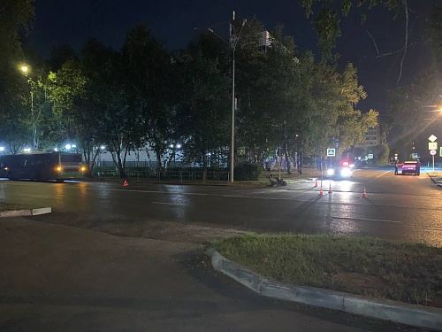 В Тюмени в столкновении с автобусом велосипедист получил тяжелые травмы