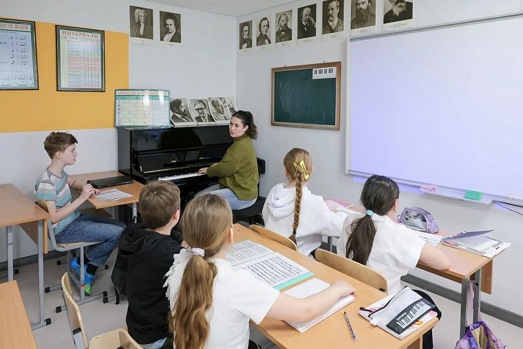 Масштабы впечатляют! В Тюмени Народная комиссия проверила крупнейшую детскую школу искусств