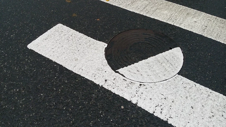 В центре Тюмени обнаружили незаконную «зебру» для пешеходов