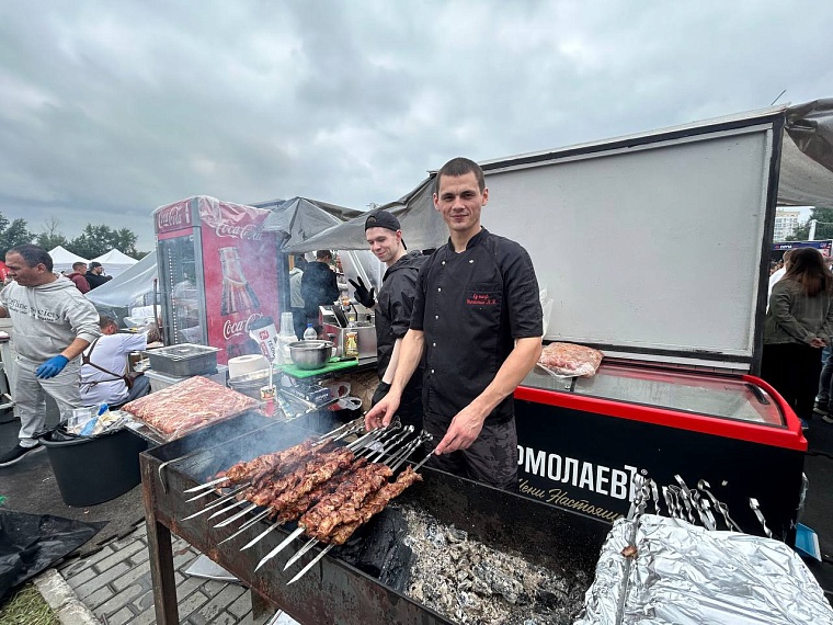 Устрицы, шашлыки и выпечка: как проходит гастрофестиваль в Тюмени