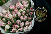 "Букетов хватит на всех": уральские таможенники оформили 168 тонн цветов к 1 сентября