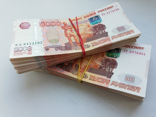 Тюменка набрала кредитов, чтобы перечислить мошенникам 2,2 млн рублей