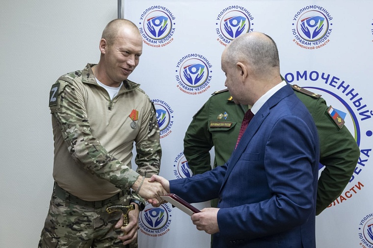 В Тюмени ветерану СВО Павлу Сараеву вручили медаль Жукова