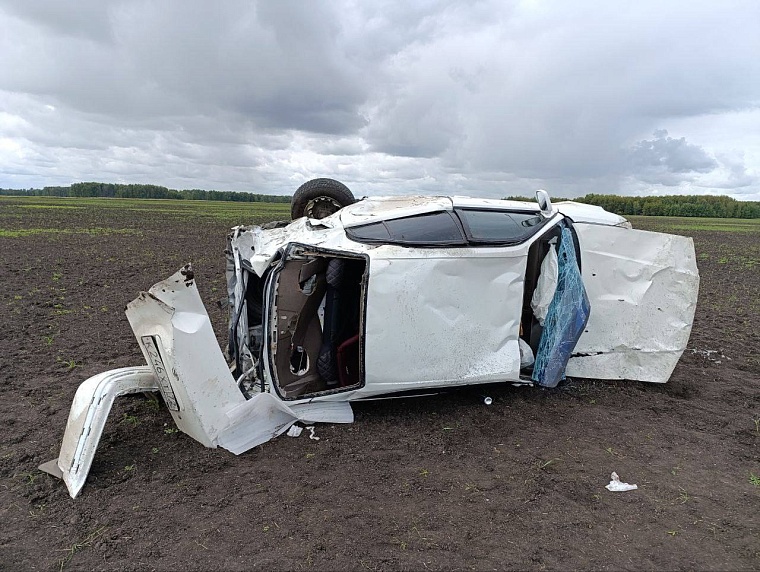 В Голышмановском округе «Тойота» съехала с дороги, водитель погиб