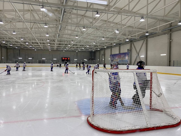 Герой России Рустам Сайфуллин осмотрел новый спортивный комплекс «Водник» в Тюмени